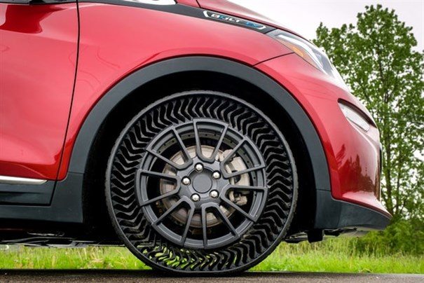Michelin punkterfrit dæk hel bil.jpg